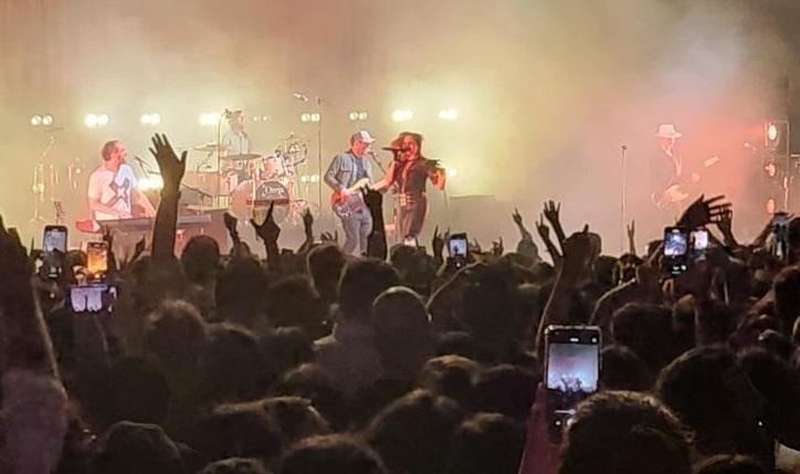 Leire, con el grupo, en la Caseta de los Jardinillos de Albacete en la pasada Feria.