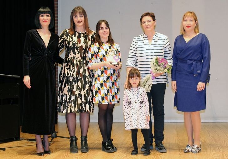El certamen ‘ELLA’ de La Roda homenajeó a cinco mujeres de La Roda, en la I Semana de la Mujer