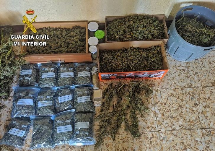 La Guardia Civil incauta 32 kilos de marihuana y desmantela su punto de elaboración en Illescas (Toledo)