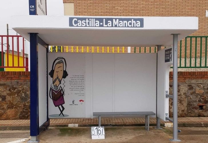 La Junta de Castilla-La Mancha renueva 950 marquesinas en distintos puntos de la región