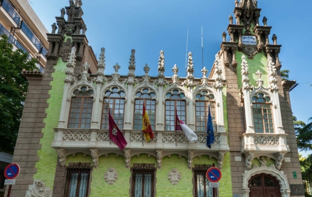 El alcalde de Albacete quiere que la ONCE dedique un cupón al Encuentro Mundial de Capitales de la Cuchillería