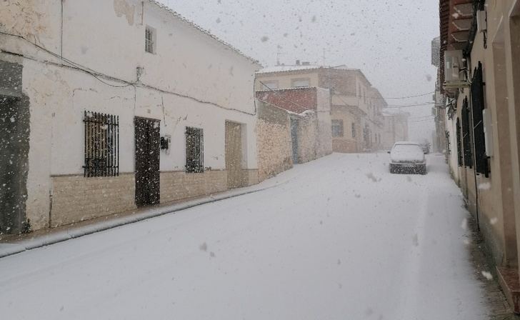Una fuerte nevada sorprende este viernes a parte de la provincia de Albacete