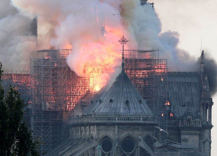 Gravísimo incendio en la catedral de Notre Dame de París, un momento con casi 900 años de historia