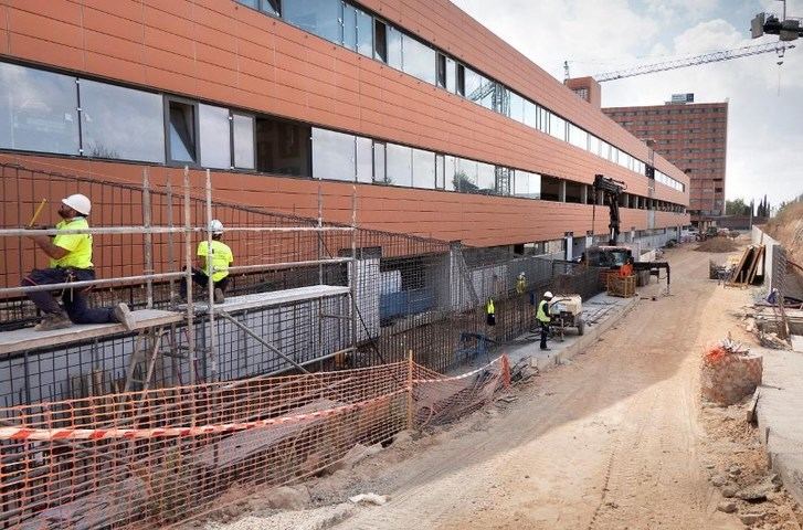 Sescam firma la recepción parcial de la ampliación del Hospital Universitario de Guadalajara tras finalizar las obras