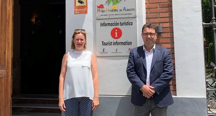 La Oficina de Información Turística de Albacete estará a partir de ahora en el Altozano, en el antiguo Ayuntamiento