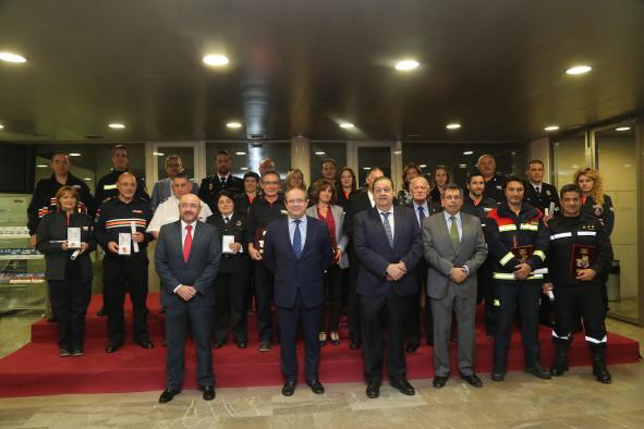 La Junta de Castilla-La Mancha otorga 15 medallas y 16 placas de Protección Civil