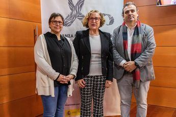 La Consejería de Sanidad presenta nueva estrategia para enfermedades raras en jornada con pacientes