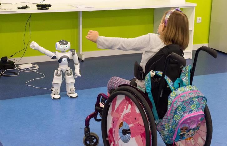 El Hospital de Parapléjicos de Toledo ensaya con robótica para reducir rehabilitación en pacientes pediátricos con lesión medular
