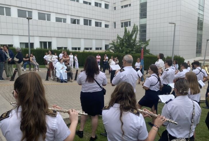 Los ‘Pasacalles en los barrios’ contribuyen la Feria de Albacete a llevar la música y la fiesta por toda la ciudad