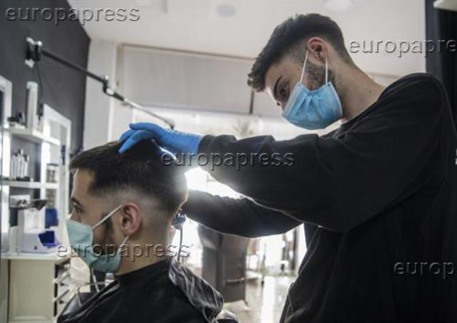 Las peluquerías advierten de que el IVA al 21% aboca a la quiebra a 20.200 salones