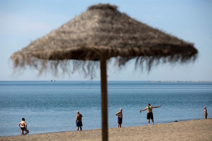 El nuevo protocolo de Sanidad sobre las playas plantea mucha limpieza y control de aforos