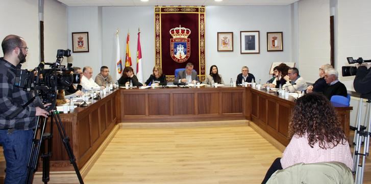 El Ayuntamiento de La Roda apoya tres mociones sobre violencia de género, caza y la aplicación del salario mínimo