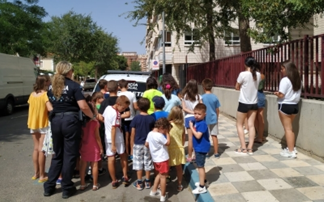Más de 200 niños y niñas han conocido de cerca el trabajo que hace la Policía Local de Albacete