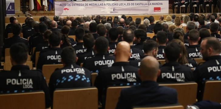96 policías locales de Castilla-La Mancha reconocidos por su trayectoria o actuaciones meritorias
