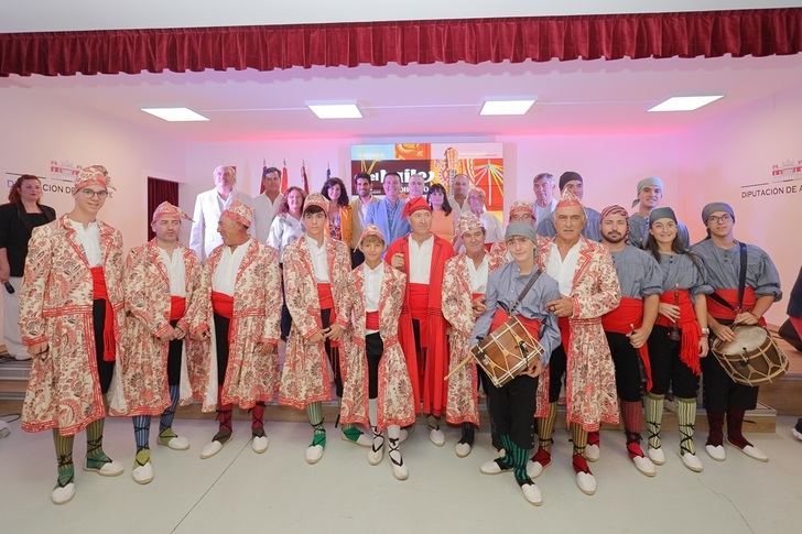 La Danza del Zángano de Pozohondo deslumbra desde el stand de la Diputación en la Feria