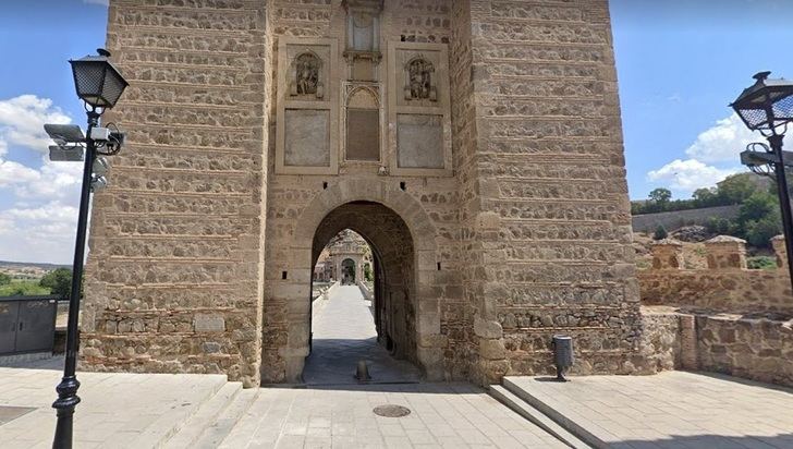 Una pelea entre dos hombre en el Puente de Alcántara de Toledo se salda con los dos heridos y detenidos