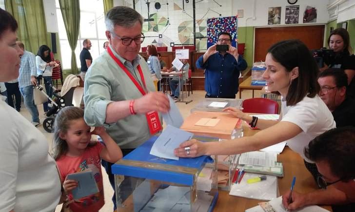 El PSOE gana las elecciones en Hellín con nueve ediles y entran AEH y Vox