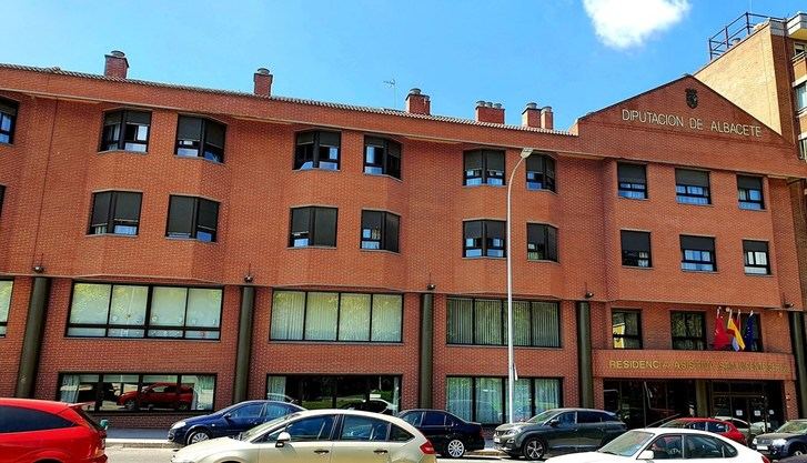 Castilla-La Mancha revisa sus medidas en residencias tras el rechazo judicial y abre la puerta a más de 2 visitas semanales