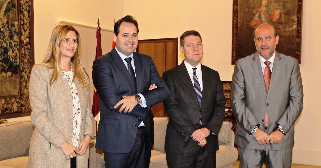 Reunión en el palacio de Fuensalida entre el presidente de la Junta y el del PP de Castilla-La Mancha.