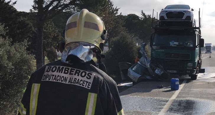 Dos fallecidos en San Clemente (Cuenca) en un accidente mortal frente al restaurante La Esperanza
