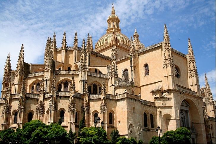 Las 5 curiosidades que no sabías de la Catedral de Segovia