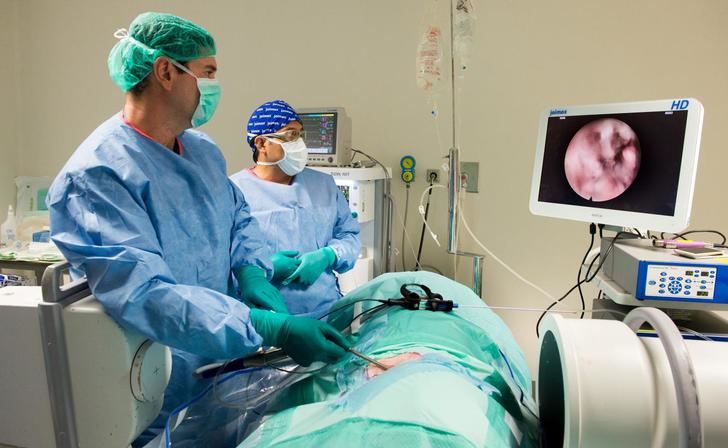 El Hospital de Parapléjicos de Toledo acoge un curso de cirugía endoscópica de la columna vertebral