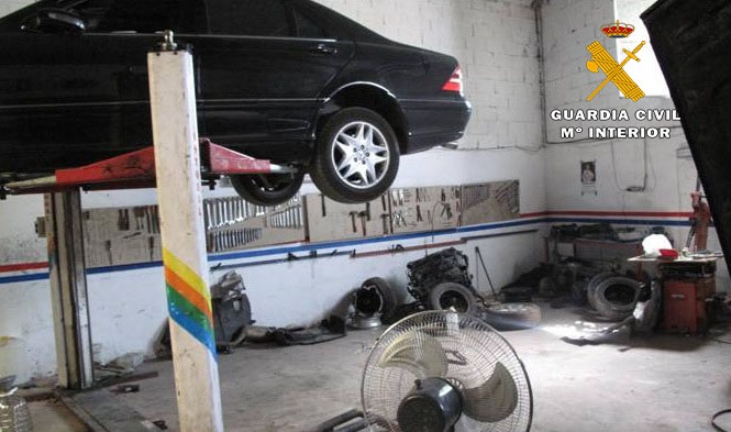 Localizado un taller mecánico ilegal de coches en Albacete