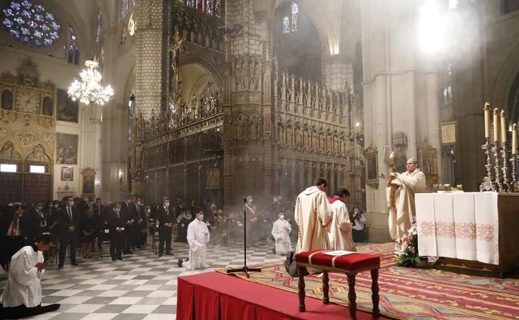Toledo vive su ‘extraño’ Corpus dentro de la Catedral y con la esperanza de celebrarlo de nuevo en sus calles en 2021