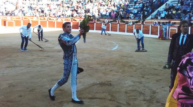 Toros. Diego Carretero demostró su torería en la corrida de la Feria de Hellín