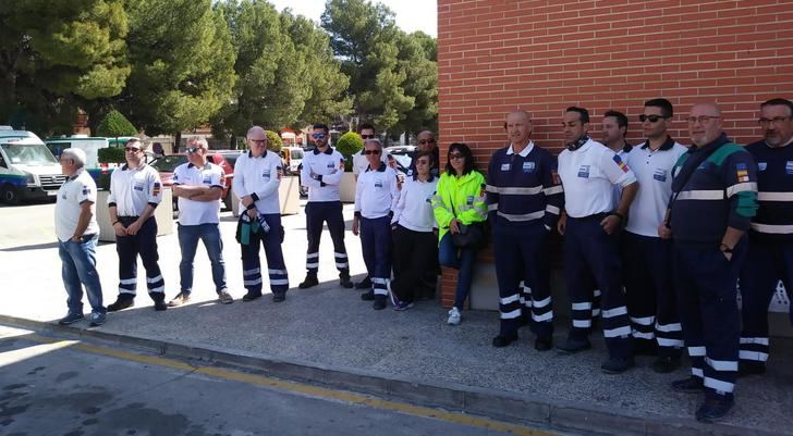 Imagen del paro este lunes de los trabajadores de ambulancias en Hellín (Albacete).