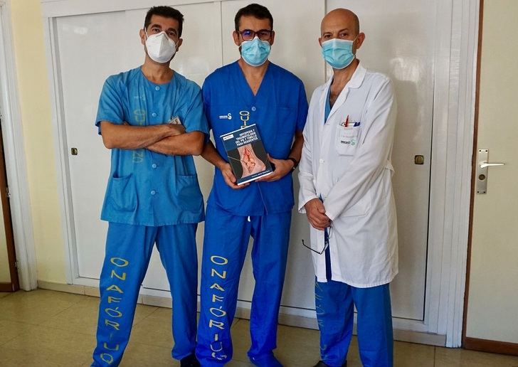 Traumatólogos del Hospital de Toledo publican un libro para residentes con patologías ortopédica de pie y tobillo 