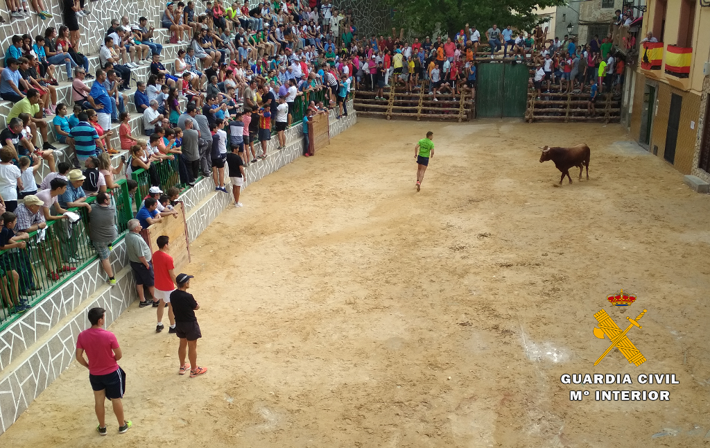 La Guardia Civil de Albacete recuerda las normas básicas para participar en los encierros y suelta de vaquillas