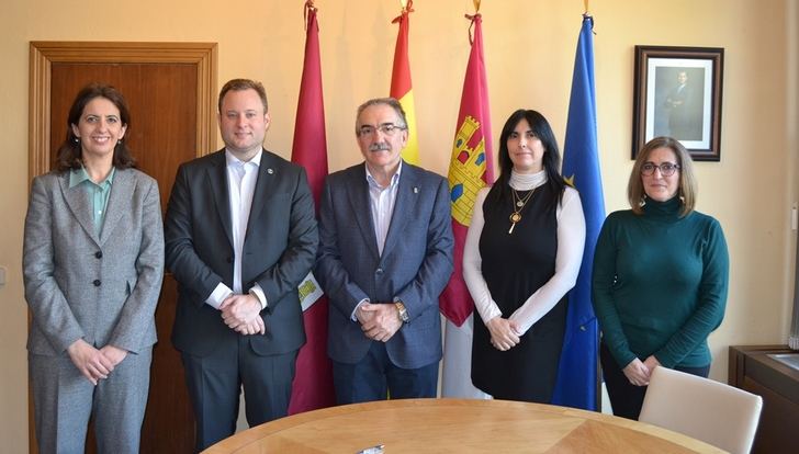 El Colegio de Economistas traslada al alcalde de Albacete sus propuestas para mejorar la ciudad y actividad económica